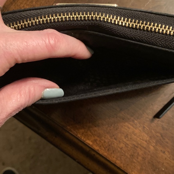 Kate Spade EUC Black Nylon Wilson Road Neda with 14k Light Gold hardware. - Picture 3 of 8